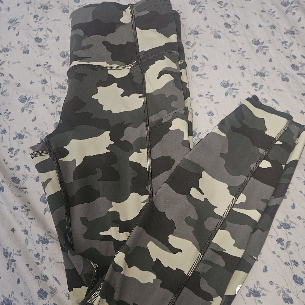 lululemon athletica Camo Leggings - Black, Gray, and Cream Pre-owned